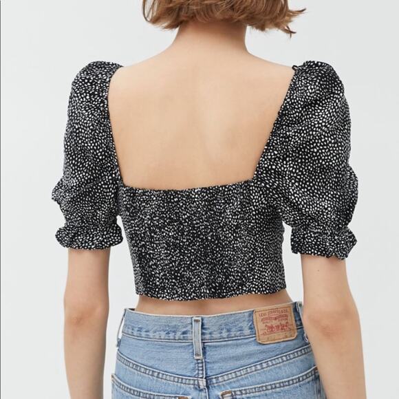 Urban Outfitters Twist Front Puff Sleeve Blouse Size Large - Picture 11 of 12